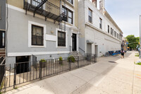 4012 31st Ave in Astoria, NY - Foto de edificio - Building Photo