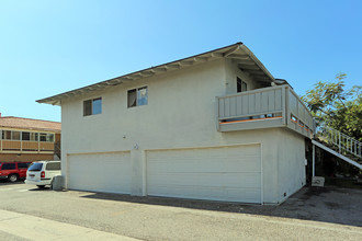 16612 Goldenwest St in Huntington Beach, CA - Building Photo - Building Photo