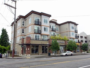 7114-7116 Greenwood Ave N in Seattle, WA - Building Photo - Building Photo