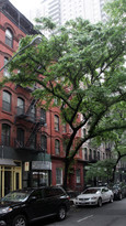 423 E 73rd St in New York, NY - Building Photo
