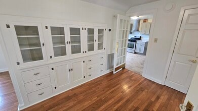 1401 W Brown Deer Rd in River Hills, WI - Building Photo - Building Photo