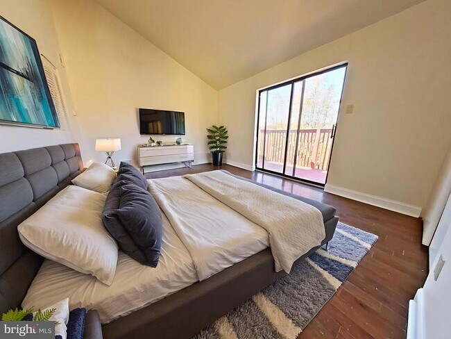 property at 828 N 26th St