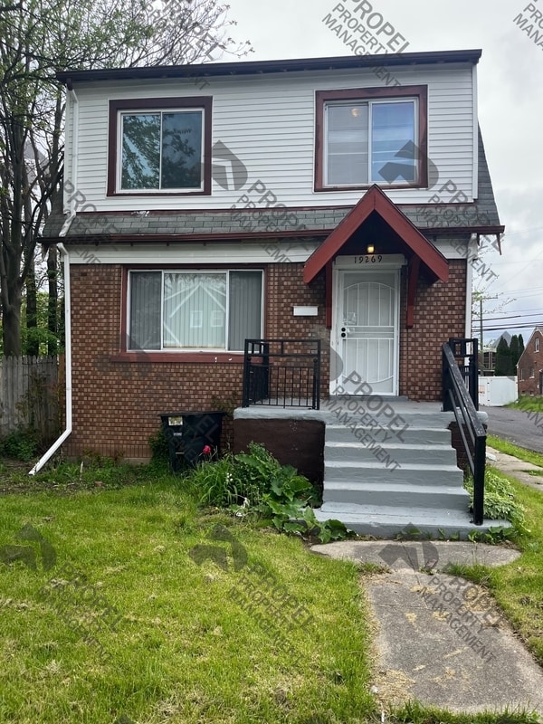 property at 19269 Hawthorne St