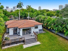 130 SW 25th Rd in Miami, FL - Building Photo