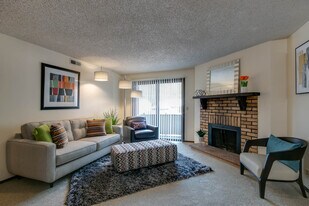 2000 College Heights Rd in Manhattan, KS - Building Photo