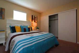 Somerset in Houston, TX - Building Photo - Interior Photo