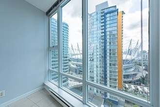 131 Regiment Square in Vancouver, BC - Building Photo - Building Photo