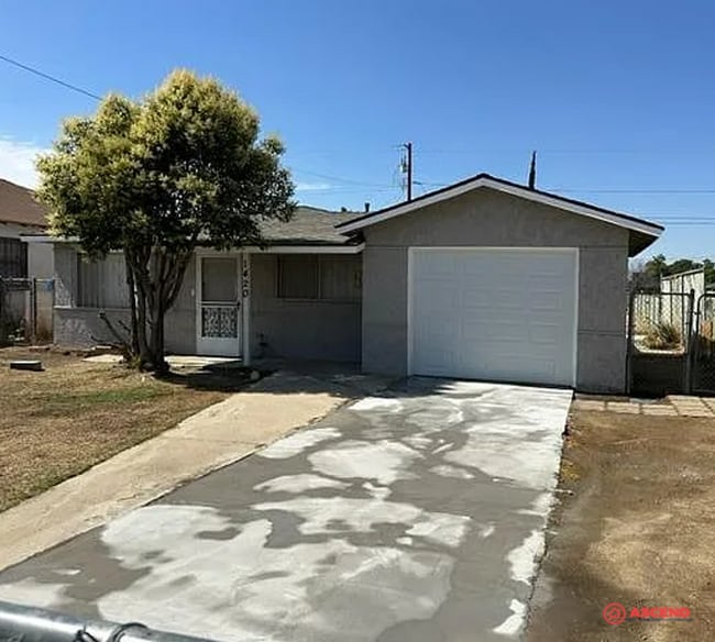 1420 Murdock St in Bakersfield, CA - Building Photo - Building Photo