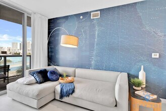 2602 E Hallandale Beach Blvd in Hallandale Beach, FL - Building Photo - Building Photo