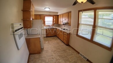 214 24th St NW in Cedar Rapids, IA - Building Photo - Building Photo