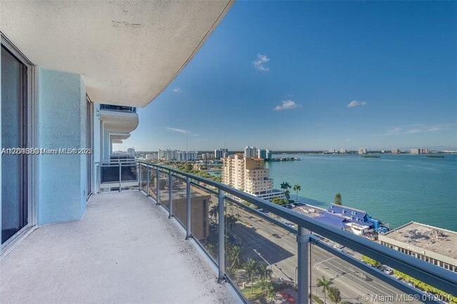 7901 Hispanola Ave, Unit 1607 in North Bay Village, FL - Foto de edificio - Building Photo