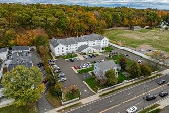 Miss Laura Raymond Homes in Norwalk, CT - Building Photo - Building Photo