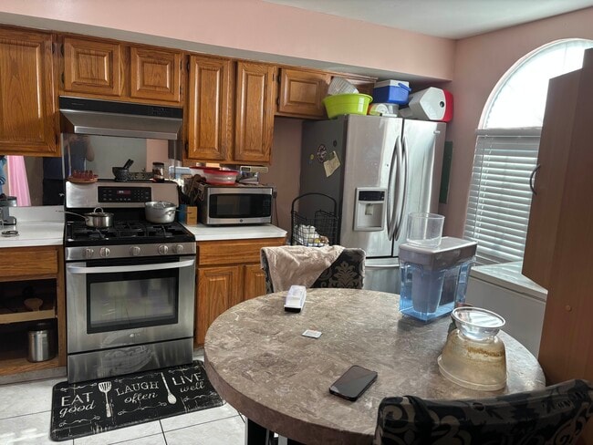 59 Eleanor Pl in Staten Island, NY - Building Photo - Building Photo