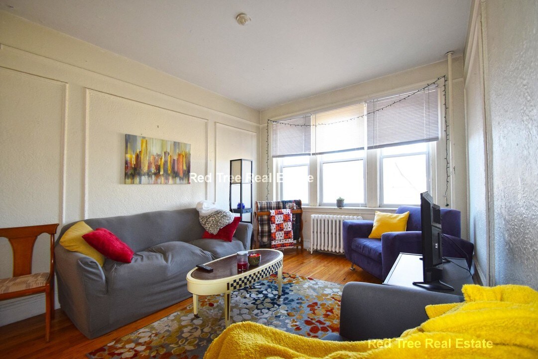 1691 Commonwealth Avenue, Unit 22 in Boston, MA - Building Photo