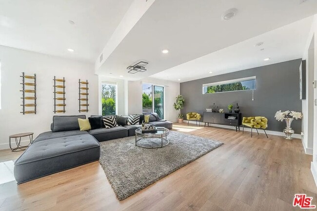 property at 4637 Laurel Canyon Blvd
