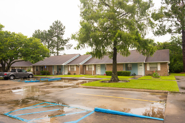 Park Terrace Apartments in St. Martinville, LA - Building Photo - Building Photo