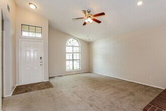 514 Sims Dr in Cedar Hill, TX - Foto de edificio - Building Photo