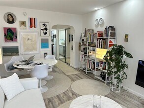 717 Española Wy in Miami Beach, FL - Building Photo - Building Photo