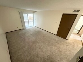 2801 Emerson Avenue in Parkersburg, WV - Foto de edificio - Interior Photo