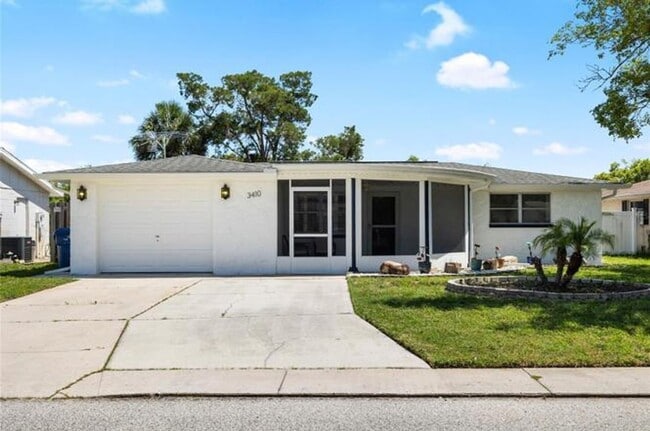 3410 Allandale Dr in Holiday, FL - Building Photo - Building Photo