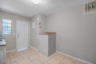 402 E 27th St in Jacksonville, FL - Building Photo - Building Photo