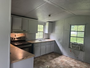 105 Shannon St in Plantersville, MS - Building Photo - Building Photo