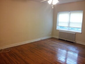 220 Allison St NW in Washington, DC - Foto de edificio - Building Photo