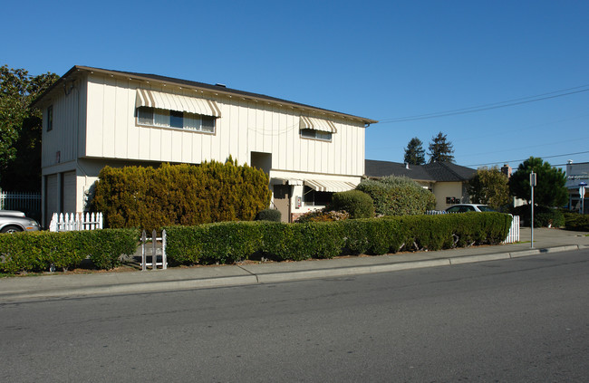 1910 Latham St in Mountain View, CA - Building Photo - Building Photo