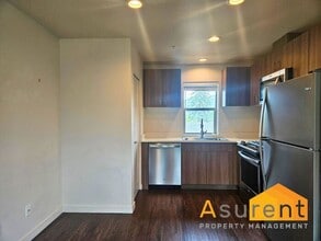 73 S Mountain Ave in Ashland, OR - Building Photo - Building Photo