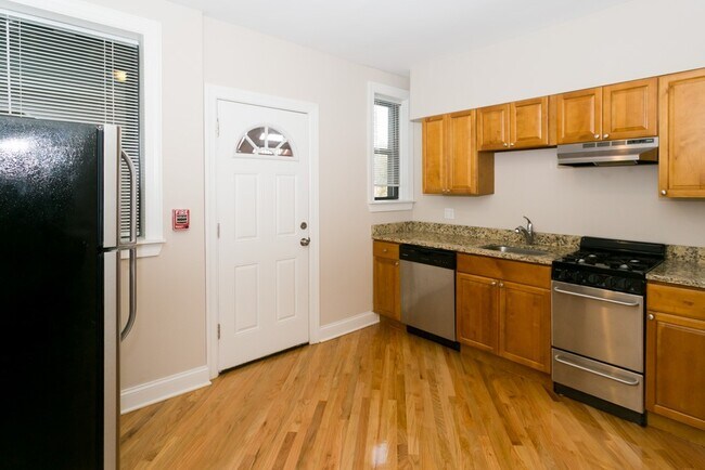 899 Green Bay Rd in Winnetka, IL - Building Photo - Building Photo