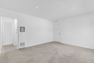 536 Hyde Park Pl, Unit 536 in Inglewood, CA - Building Photo - Building Photo