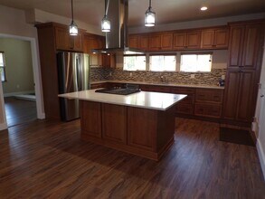 25595 SW Farmington Rd in Hillsboro, OR - Building Photo - Building Photo