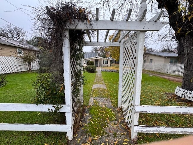 property at 2352 Shasta St