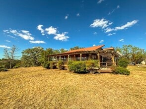 209 Crest Dr in Kingsland, TX - Building Photo - Building Photo