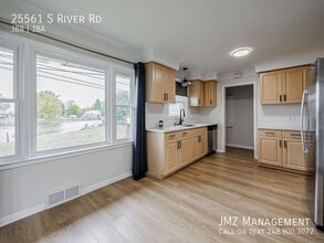 25561 S River Rd in Harrison Township, MI - Building Photo - Building Photo