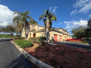 2557 Centergate Dr in Miramar, FL - Building Photo - Building Photo