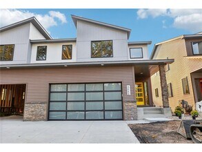 4093 Isaac Ct in Vadnais Heights, MN - Building Photo - Building Photo