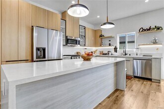 6900 Corbin Ave in Los Angeles, CA - Building Photo - Building Photo