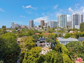 1323 Club View Dr in Los Angeles, CA - Building Photo - Building Photo