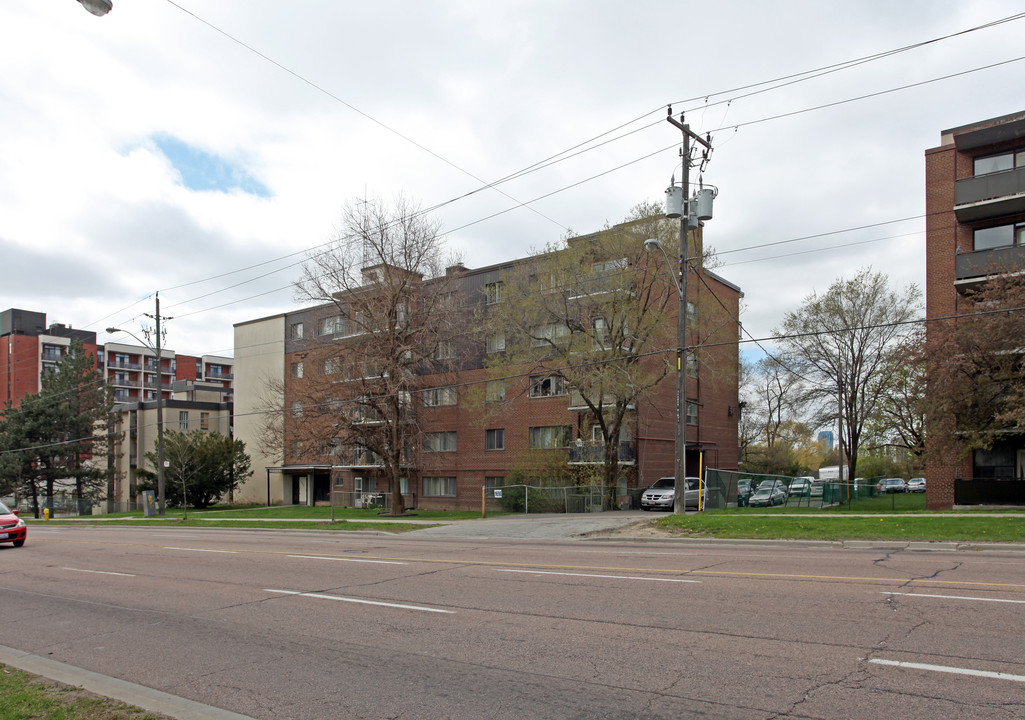 1698 Victoria Park Ave in Toronto, ON - Building Photo