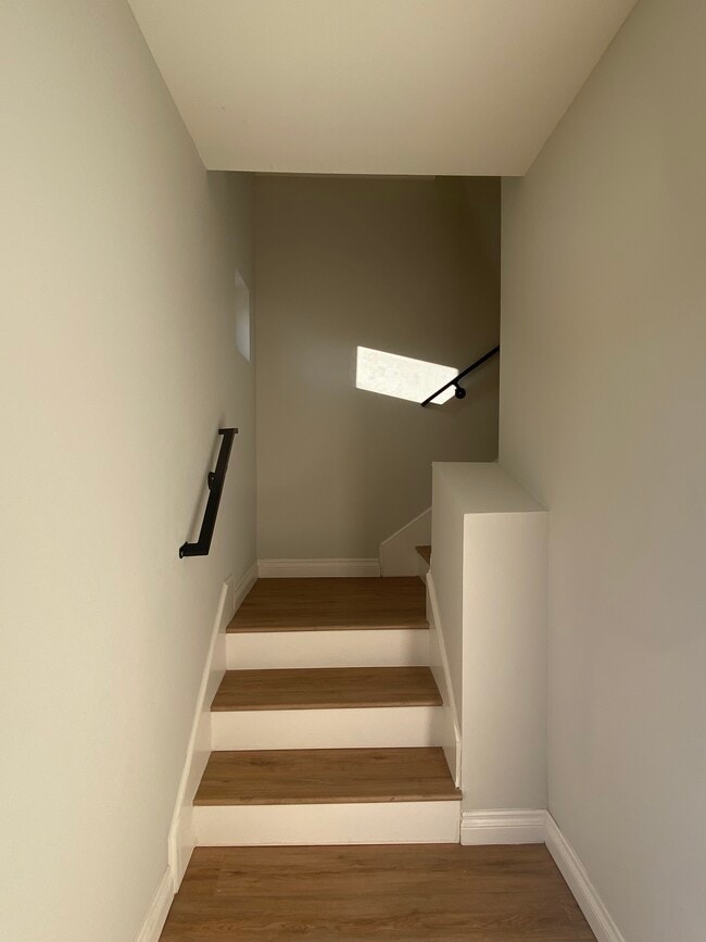 5544 Romaine St, Unit 1 in Los Angeles, CA - Building Photo - Building Photo