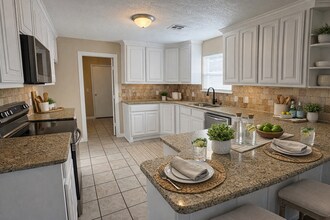 8316 NW 111th Terrace in Oklahoma City, OK - Building Photo - Building Photo