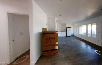 590 N Cambridge St in Orange, CA - Building Photo - Building Photo