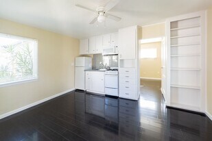 1911 Church St, Unit 1917 #4 in Costa Mesa, CA - Building Photo