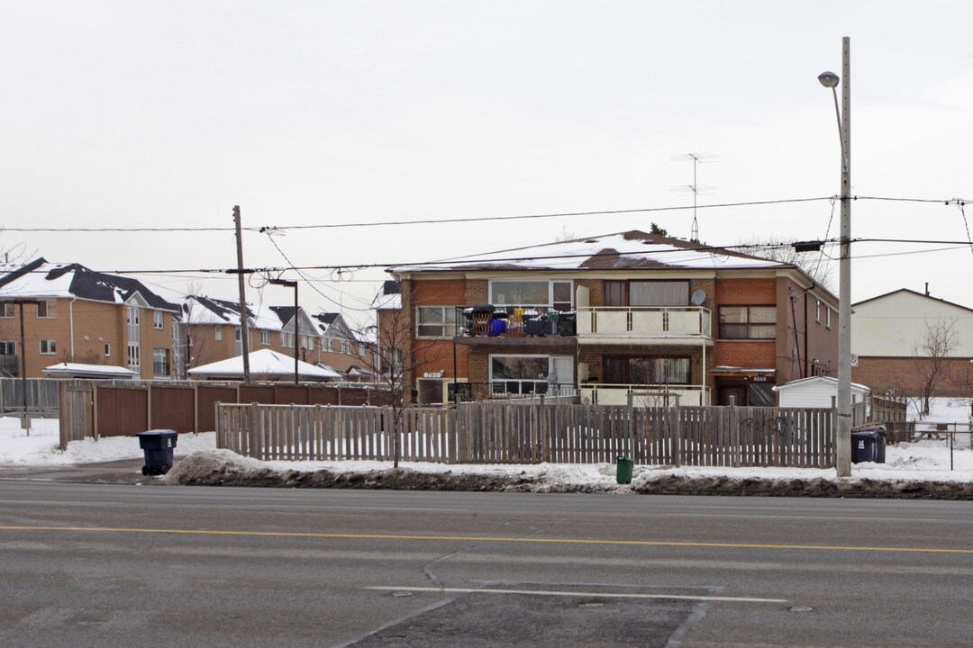 790-792 Ellesmere Rd in Toronto, ON - Building Photo