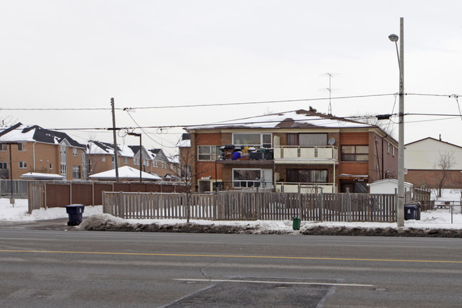 790-792 Ellesmere Rd in Toronto, ON - Building Photo - Primary Photo