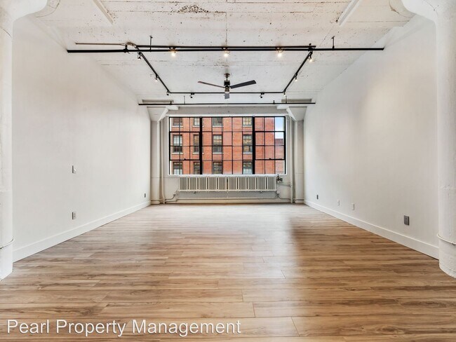 1314 NW Irving St-Unit -#213 in Portland, OR - Foto de edificio - Building Photo