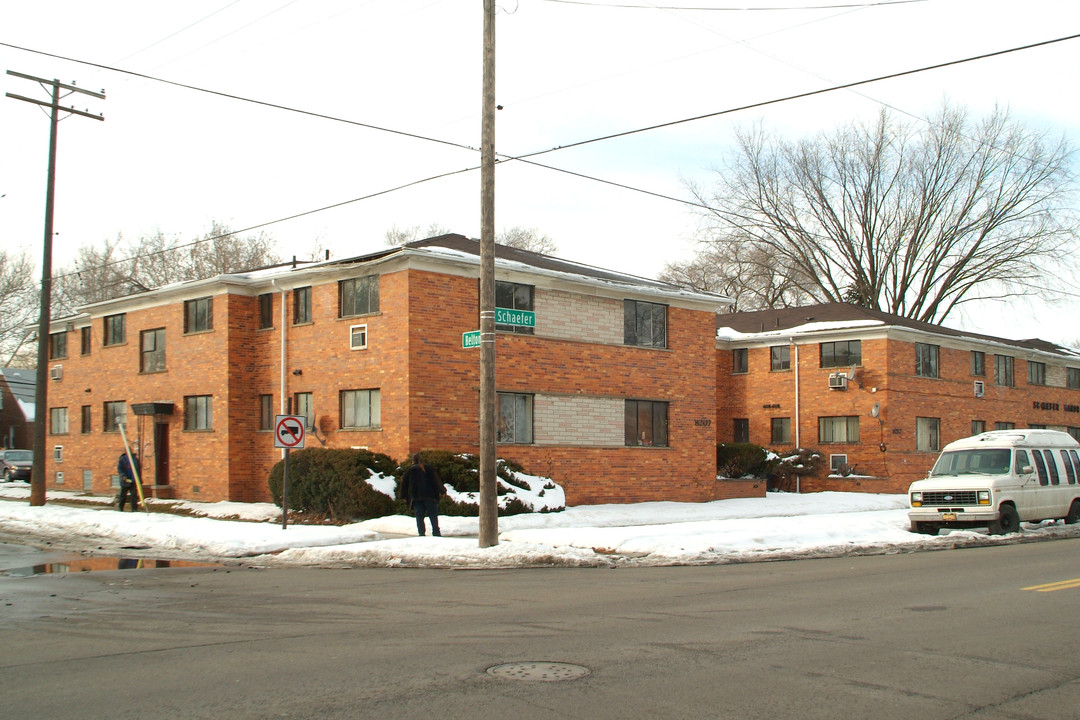 Schaefer Manor Apartments in Detroit, MI - Building Photo