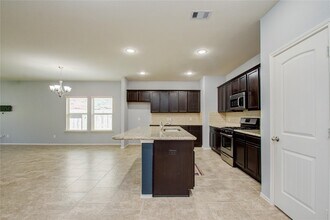 12275 Little Blue Heron Ln in Conroe, TX - Building Photo - Building Photo