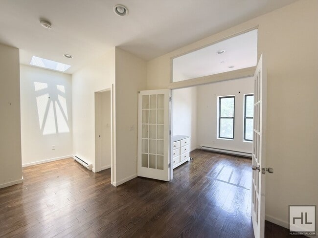 950 Nostrand Ave
